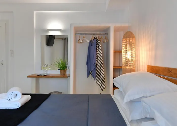 Ammos Luxury & Naousa (Paros)