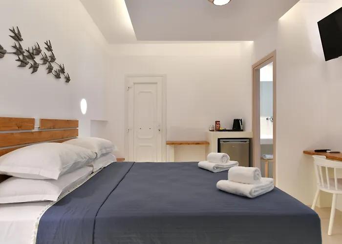 Ammos Luxury & Naousa (Paros)
