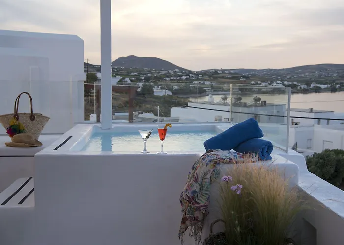 Ammos Luxury & Naousa (Paros)