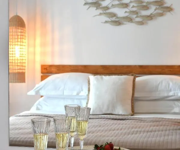 Ammos Luxury & Naousa (Paros)