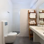 Ammos Luxury & Hotel