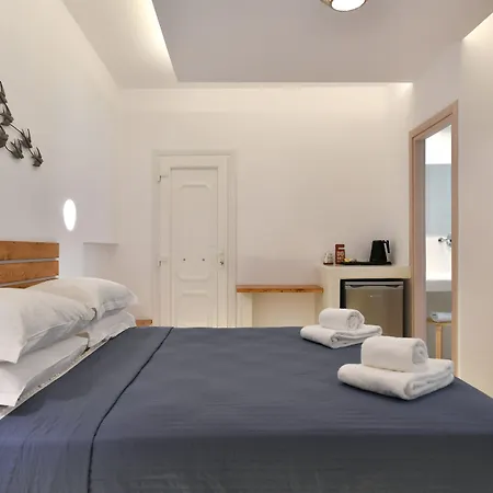 Ammos Luxury & Naousa (Paros)