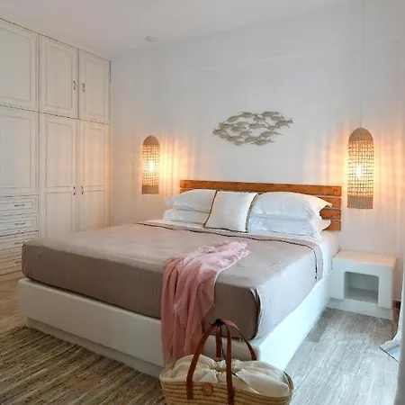 Ammos Luxury & Naousa (Paros)