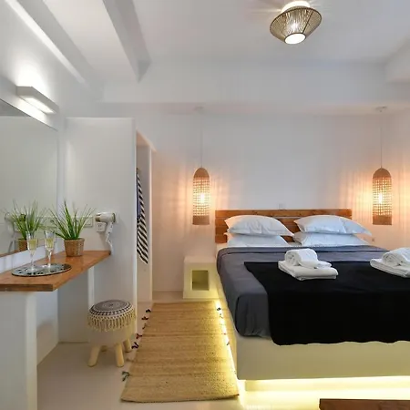 Ammos Luxury & Naousa (Paros)